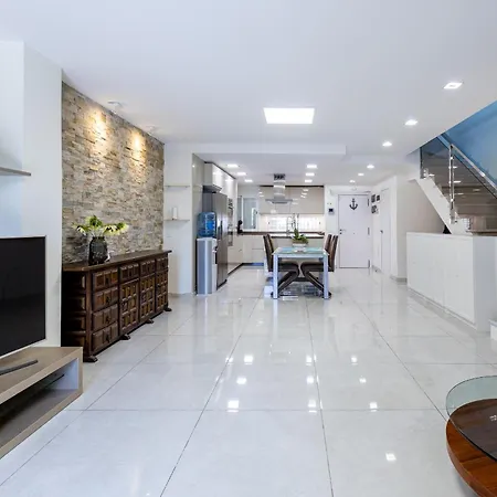 펜션 Townhouse In Fanabe Area