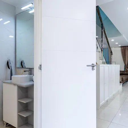 펜션 Townhouse In Fanabe Area *